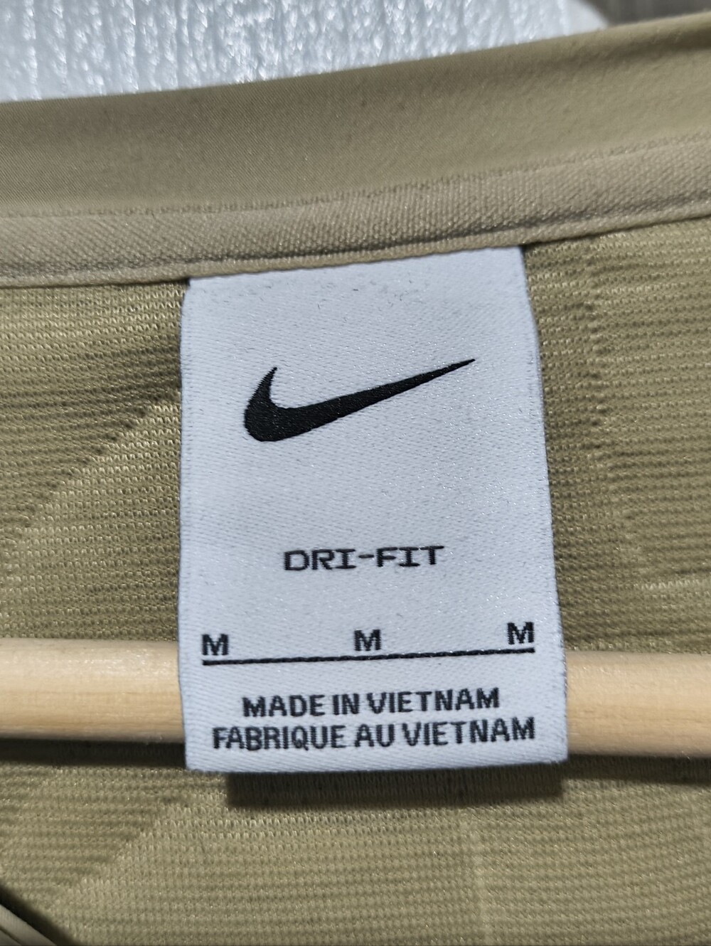 Nike Dri-FIT Beige Tan Khaki Quilted Floral Asymmetric Zip Pullover Sweatshirt M - Picture 4 of 13